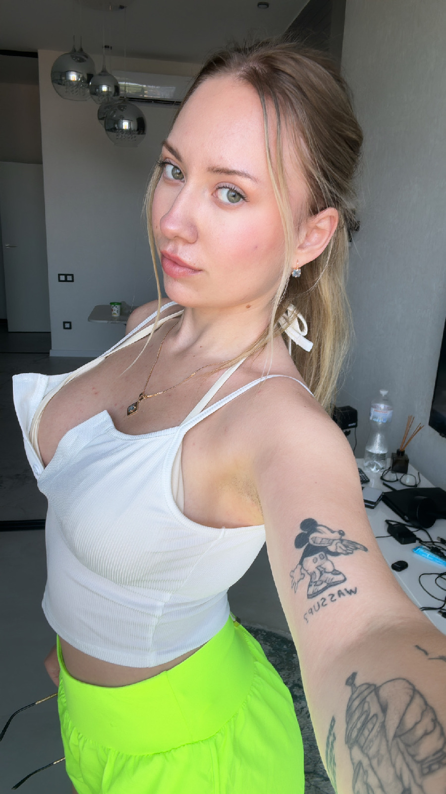 KateV in her underwear in Jingmen