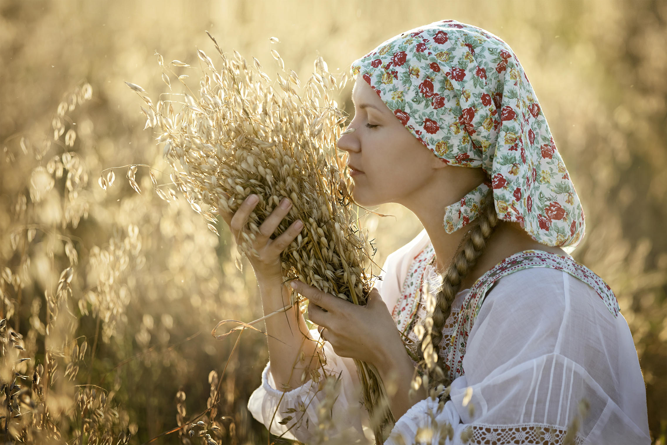Photo Women in Slavic costumes in Jingmen