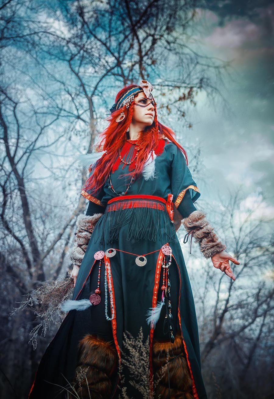 Girls in Slavic costumes underwear in Jingmen