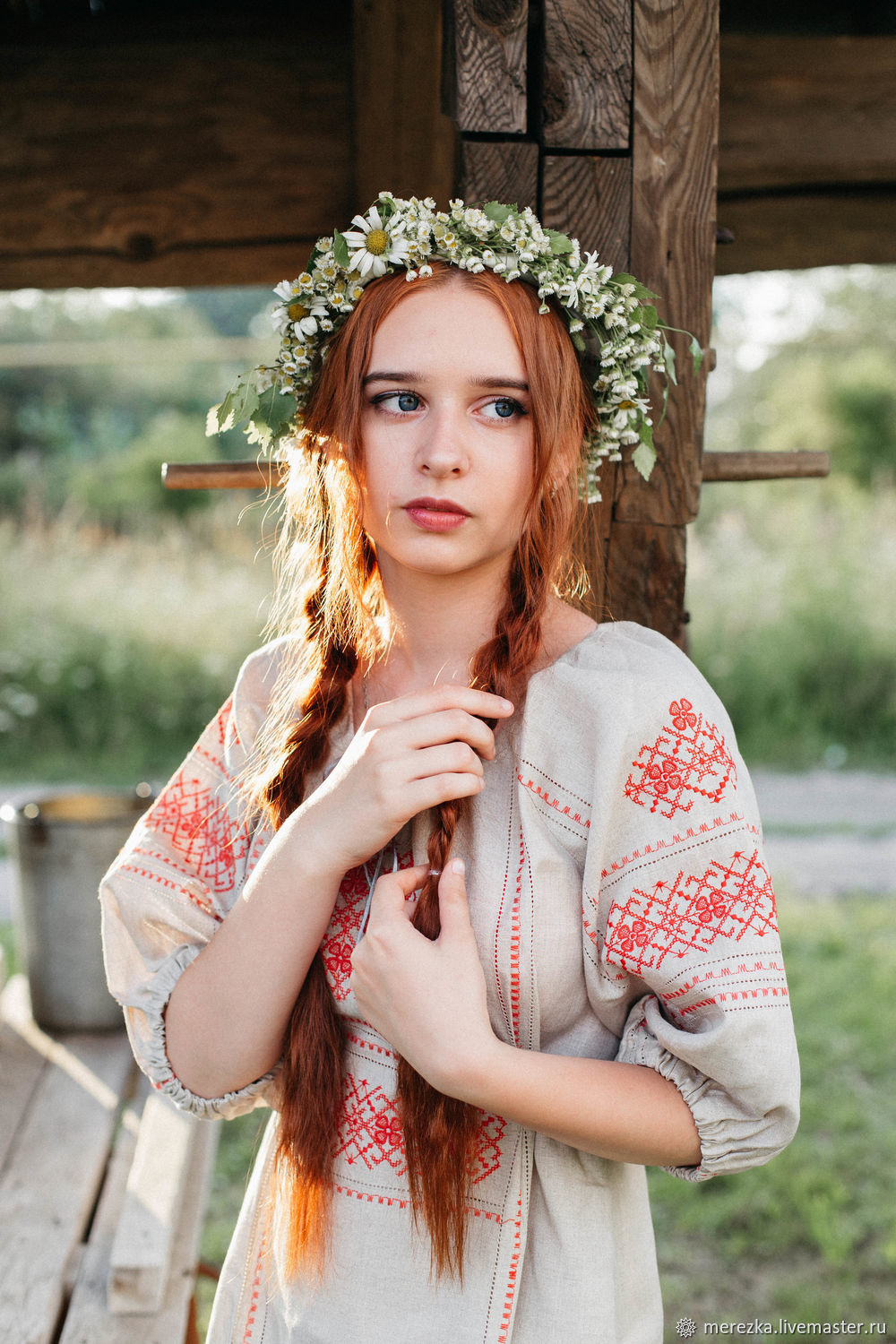 Girls in Slavic costumes in Jingmen