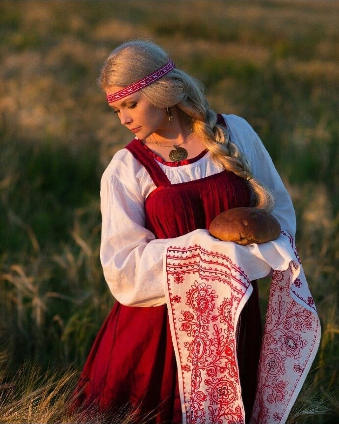 Girls in Slavic costumes in Jingmen