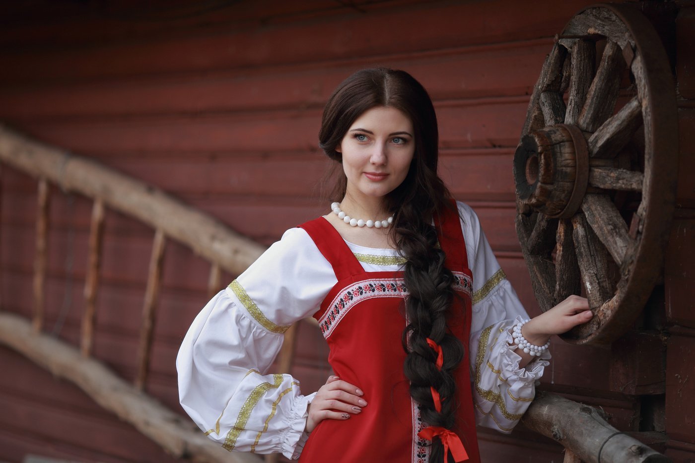 Girls in Slavic costumes in Jingmen