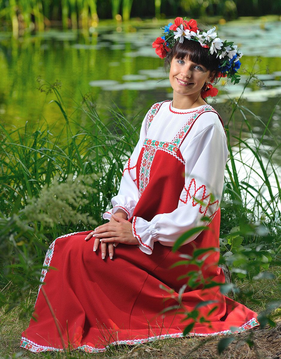Beautiful girl Girls in Slavic costumes in Jingmen