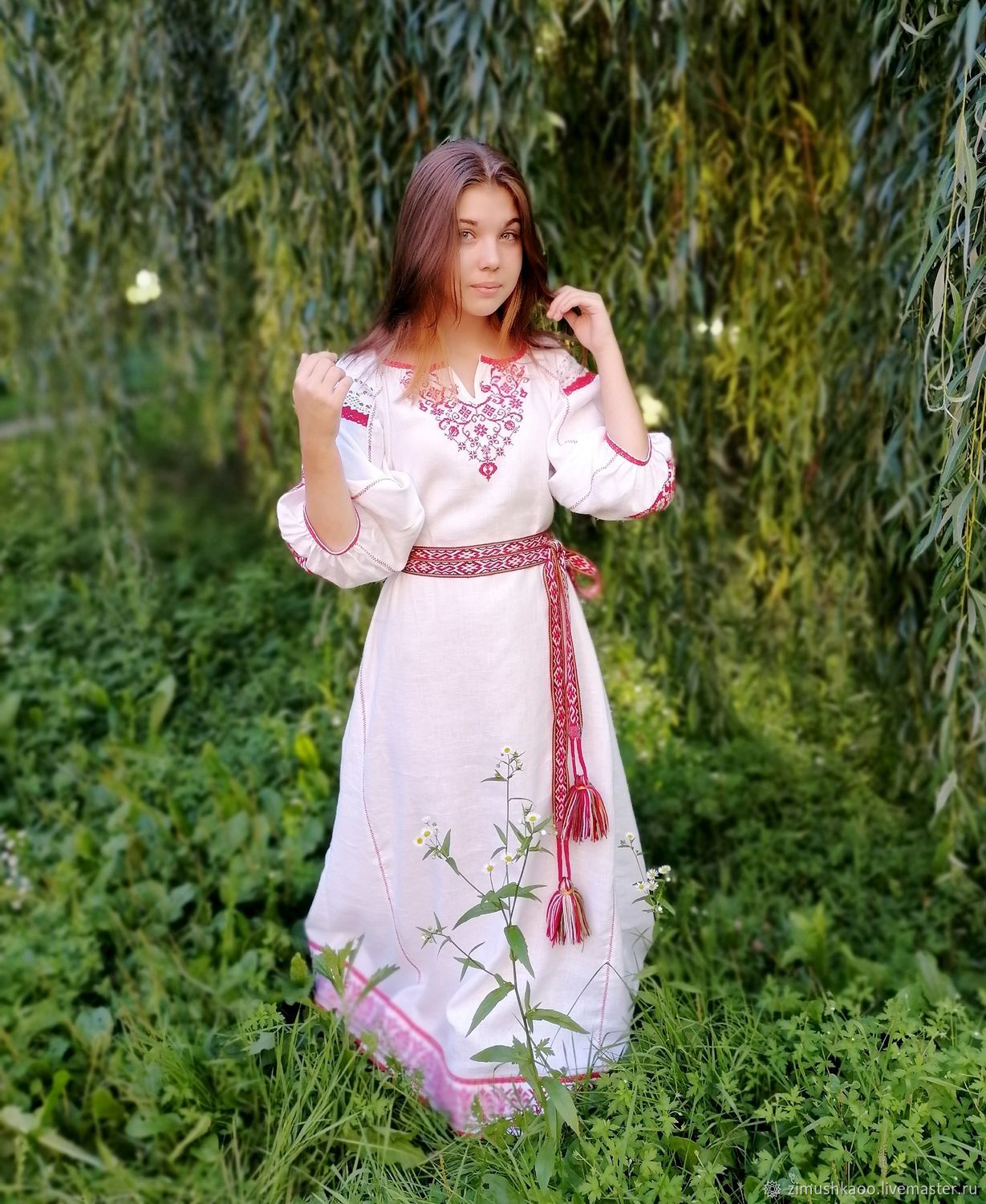 Girl Girls in Slavic costumes in Jingmen