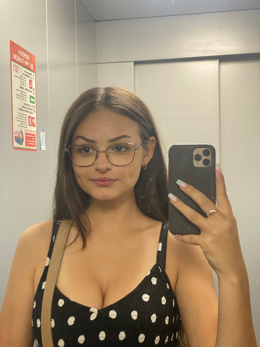 Sexy model Stacy in Jingmen